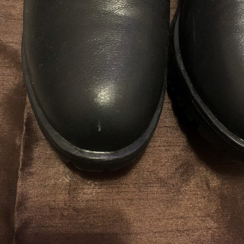 (Runs small) Black Boots - Picture 5 of 9